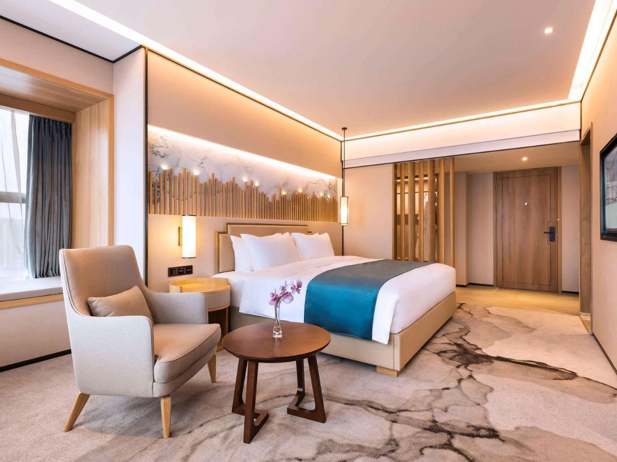 Mercure Chengdu Huapaifang エクステリア 写真
