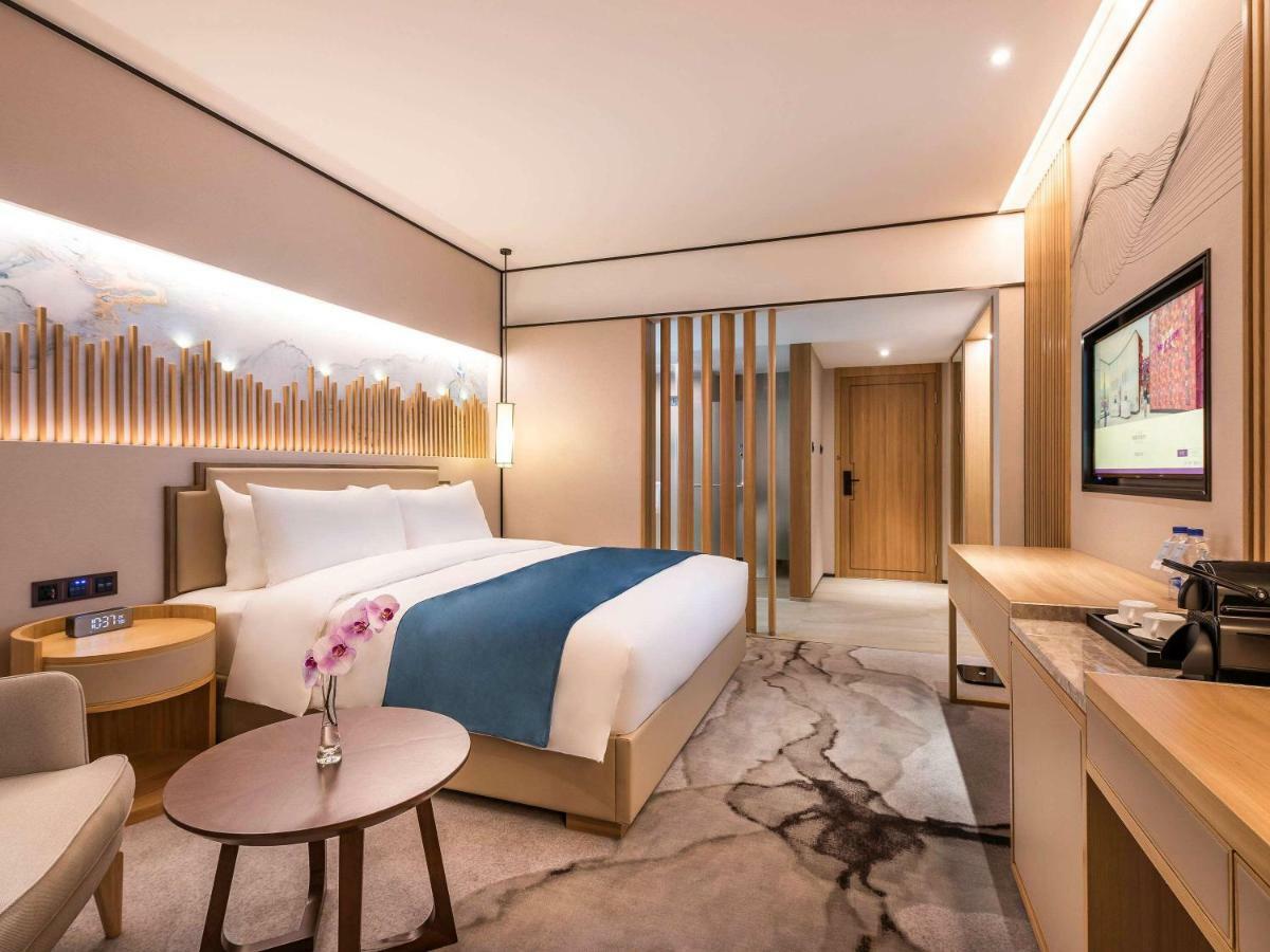 Mercure Chengdu Huapaifang エクステリア 写真